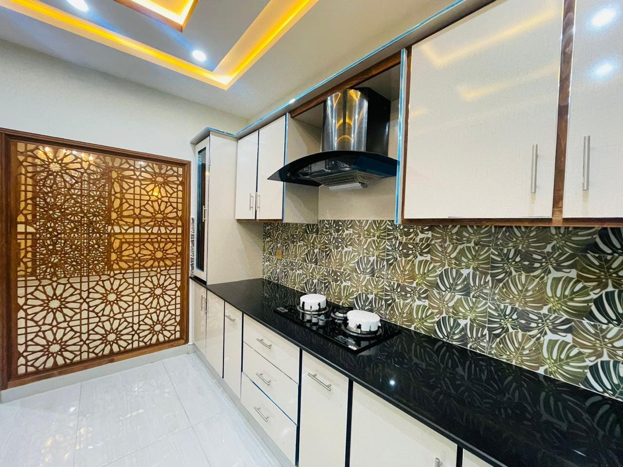 10 marla spanish House for sale in Central Park Lahore (7)