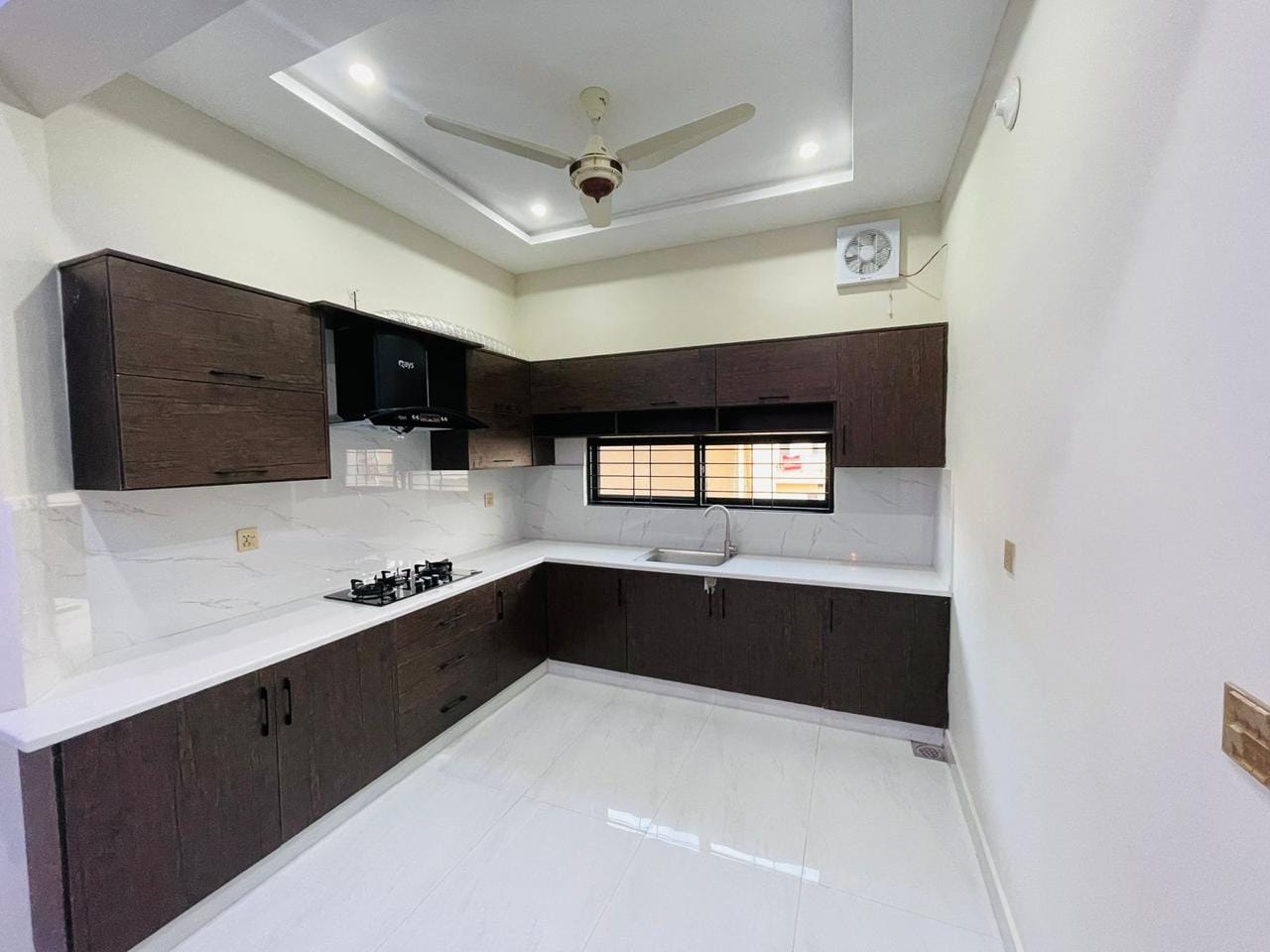 10m brand new house for sale in central park housing scheme lahore (16)