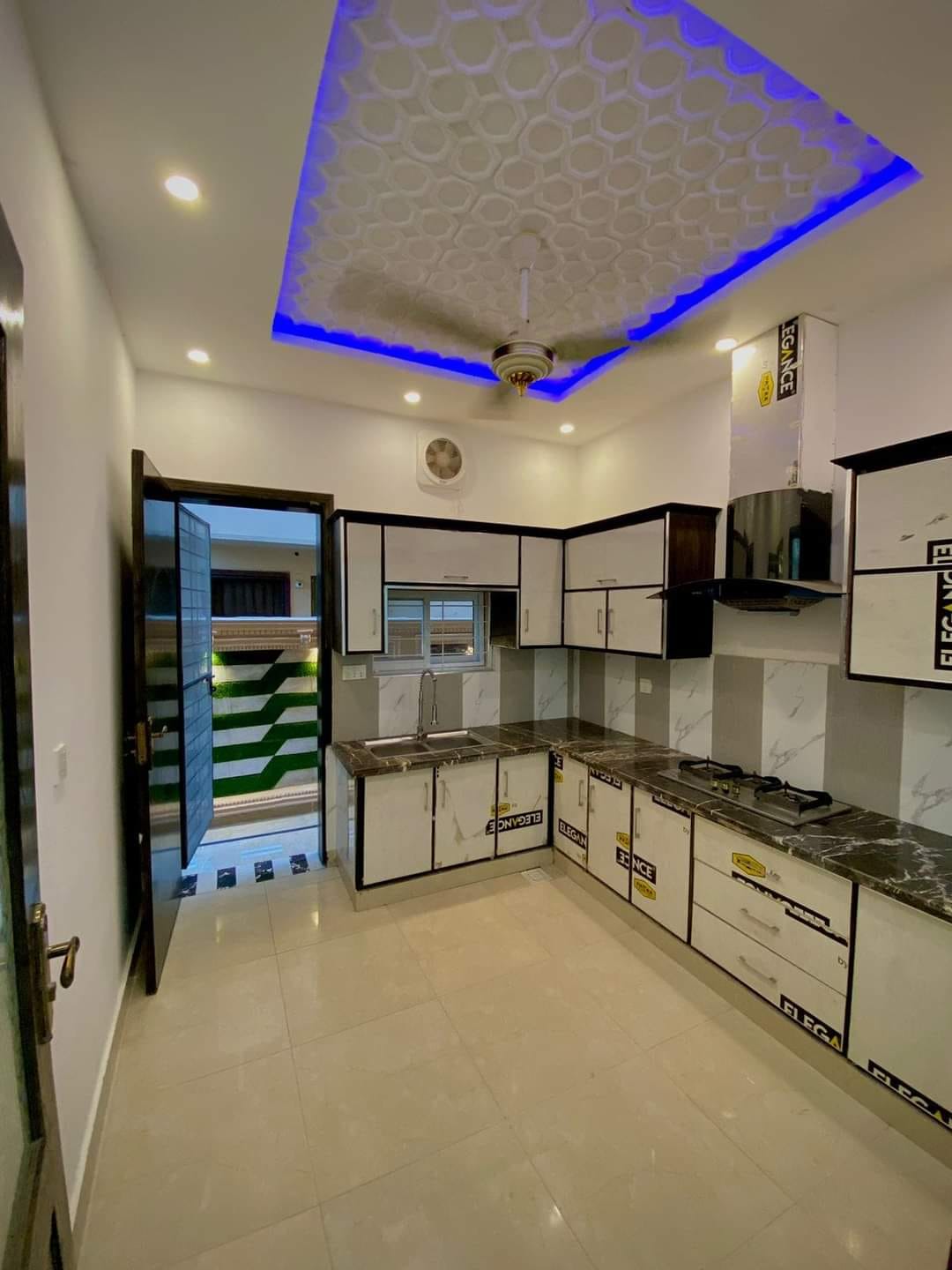 10m house for sale h block central park lahore (26)