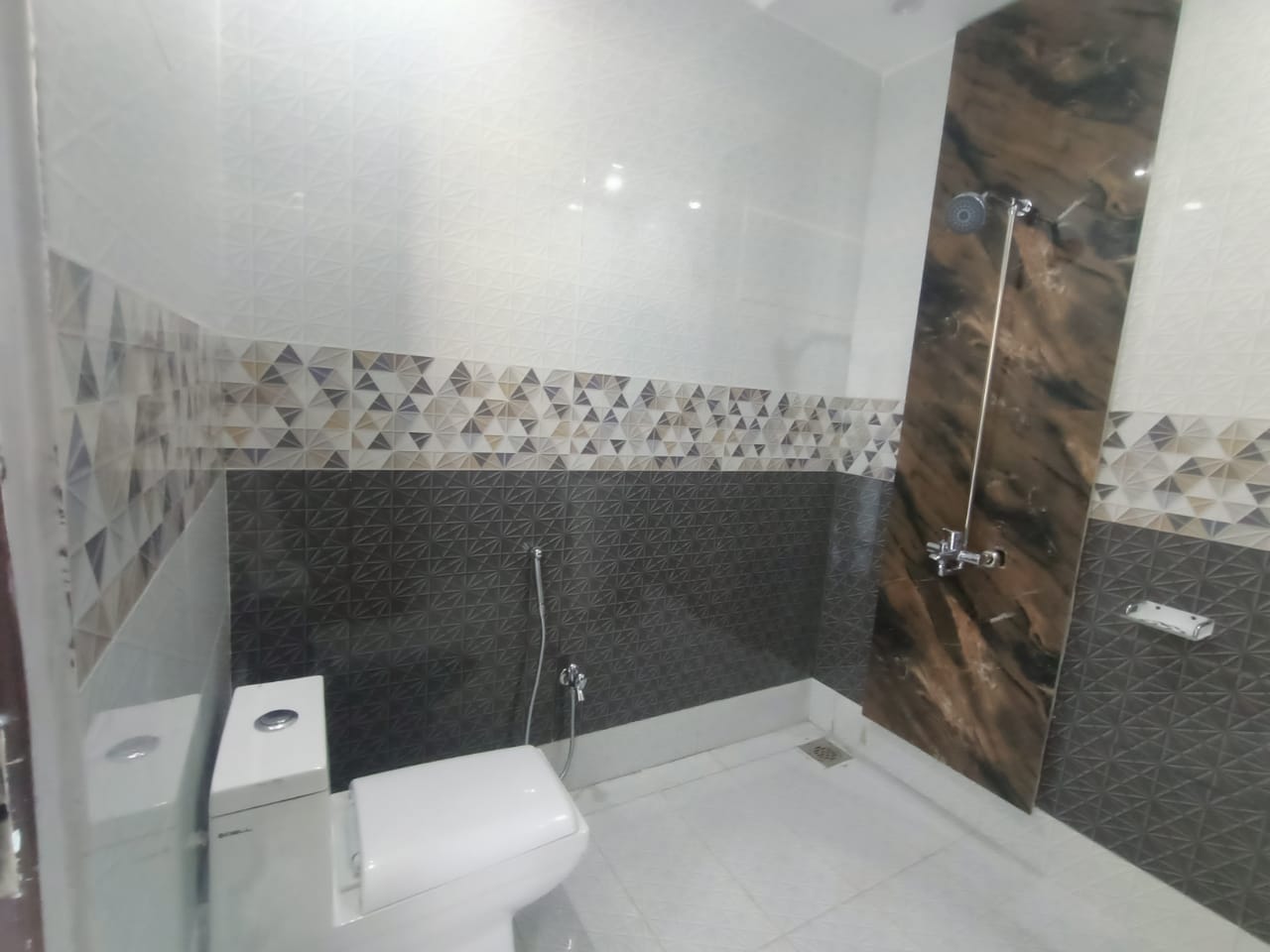 5 Marla Modern Design House in Central Park Lahore (12)