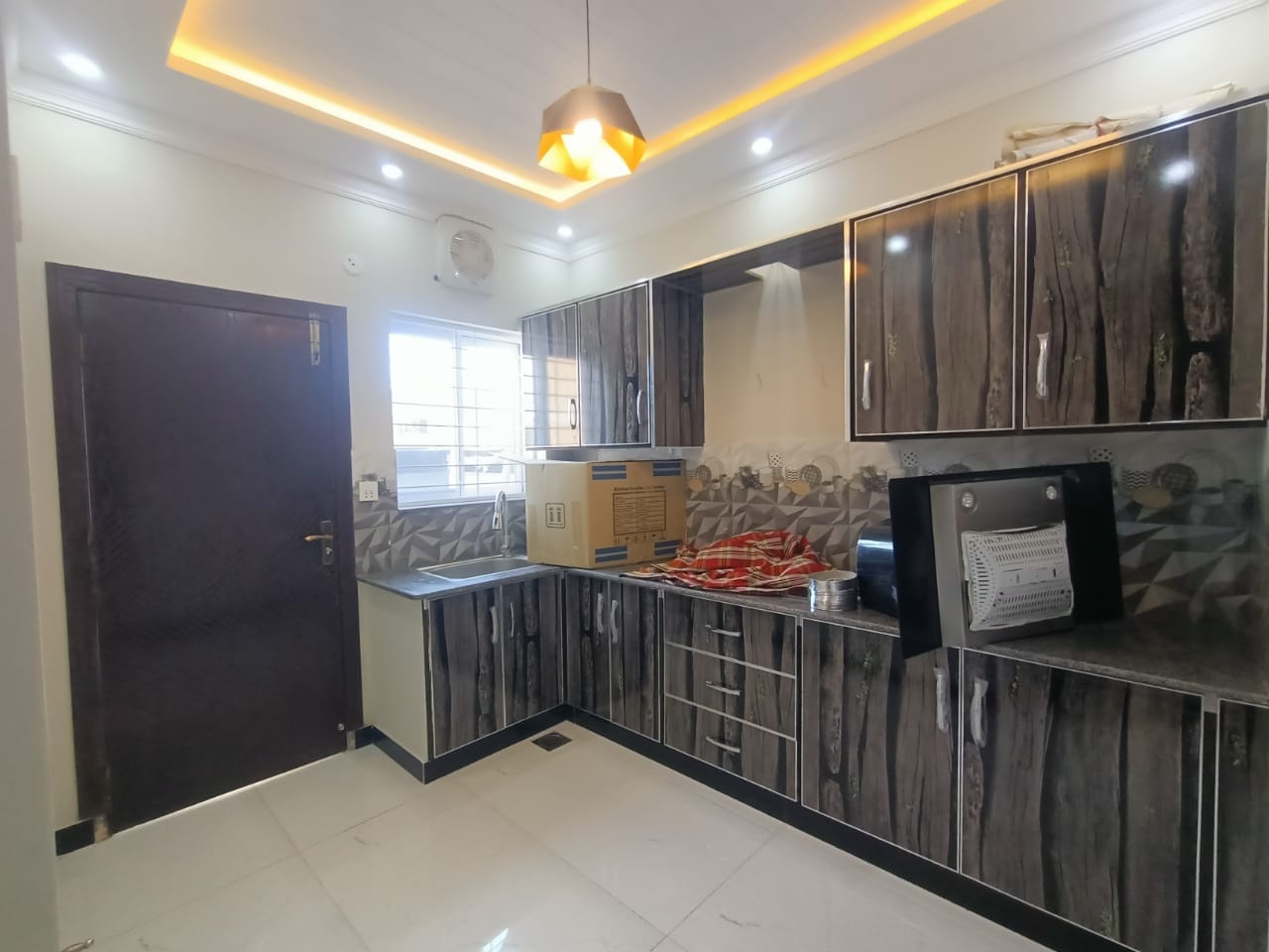 5 Marla Modern Design House in Central Park Lahore (15)